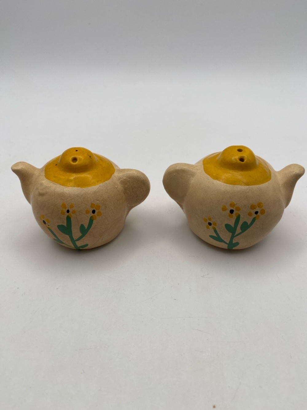 Vintage Handmade Hand Painted Yellow Green Teapot Salt & Pepper Shakers - Picture 7 of 9
